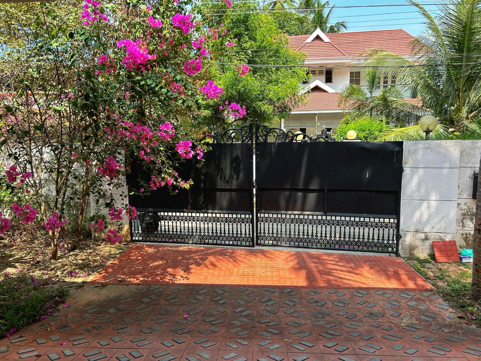 La Casa Trivandrum 4 Bhk Ac Luxury Villa At City Centre, Just 6 Kms To Airport Thiruvananthapuram Luaran gambar