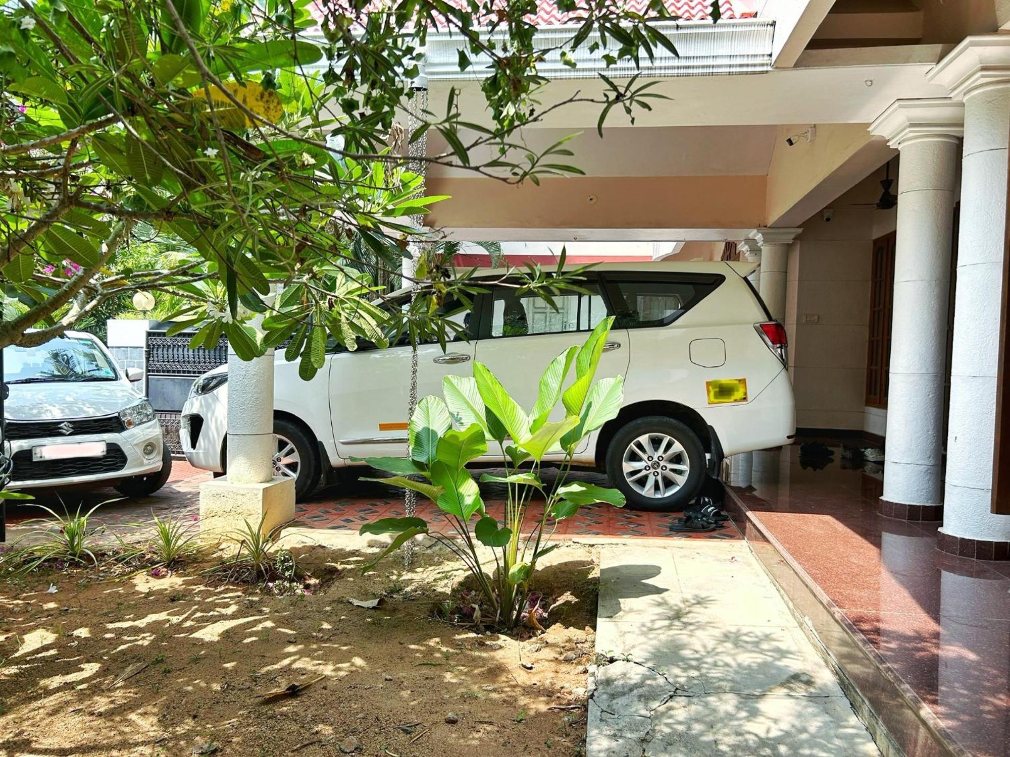 La Casa Trivandrum 4 Bhk Ac Luxury Villa At City Centre, Just 6 Kms To Airport Thiruvananthapuram Luaran gambar