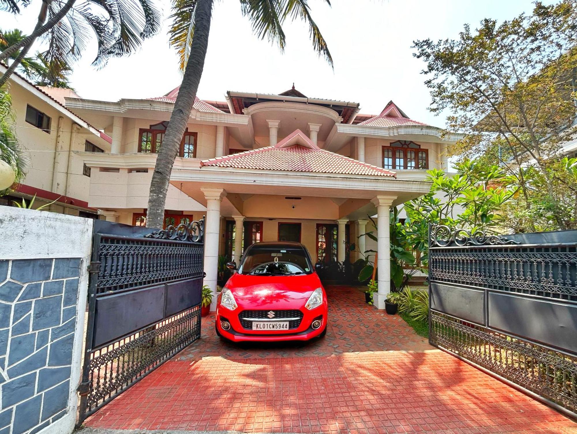 La Casa Trivandrum 4 Bhk Ac Luxury Villa At City Centre, Just 6 Kms To Airport Thiruvananthapuram Luaran gambar